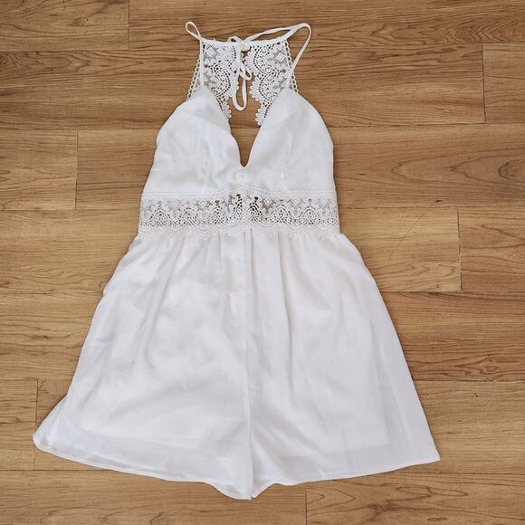 Love Tree White Romper Crochet Trim Open Back Size M - Picture 5 of 8